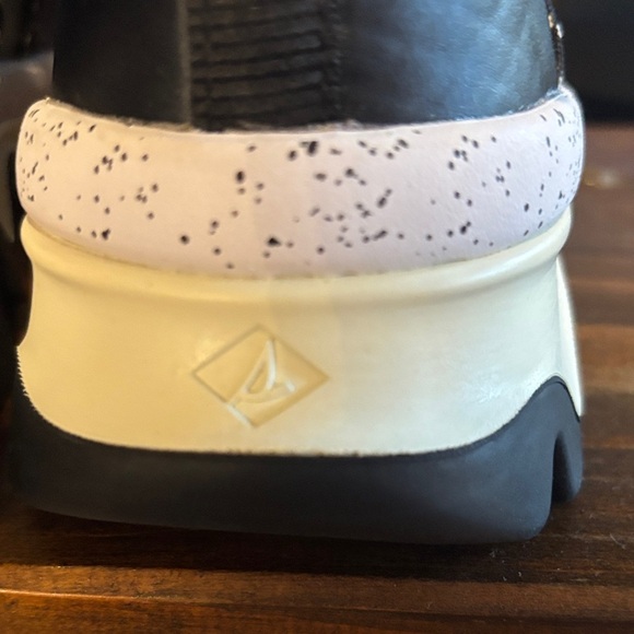 SPERRY size 9 Plushwave Black Water resistant bootie - Picture 4 of 8